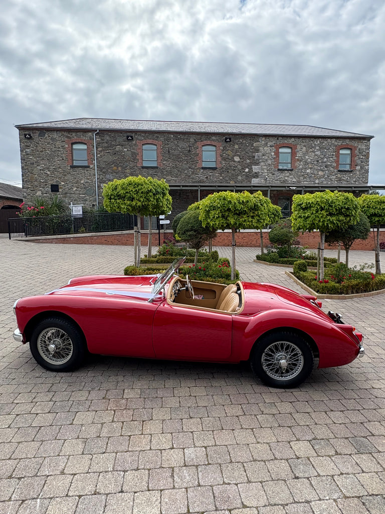 MGA Roadster - RED