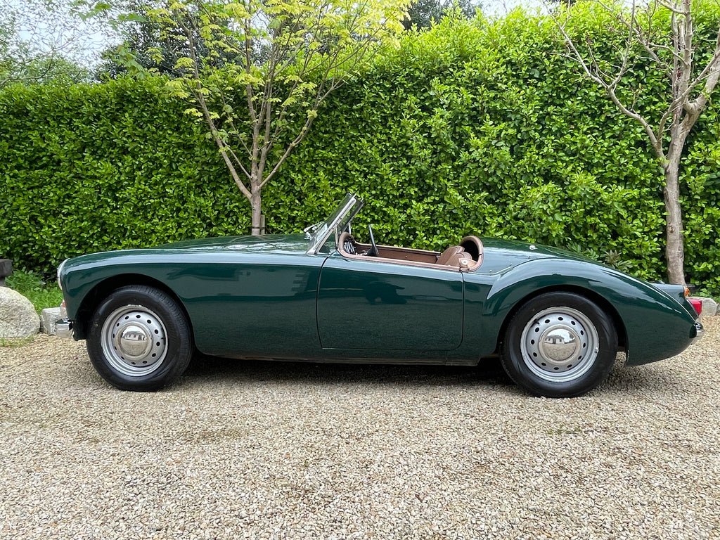MGA Roadster - Green