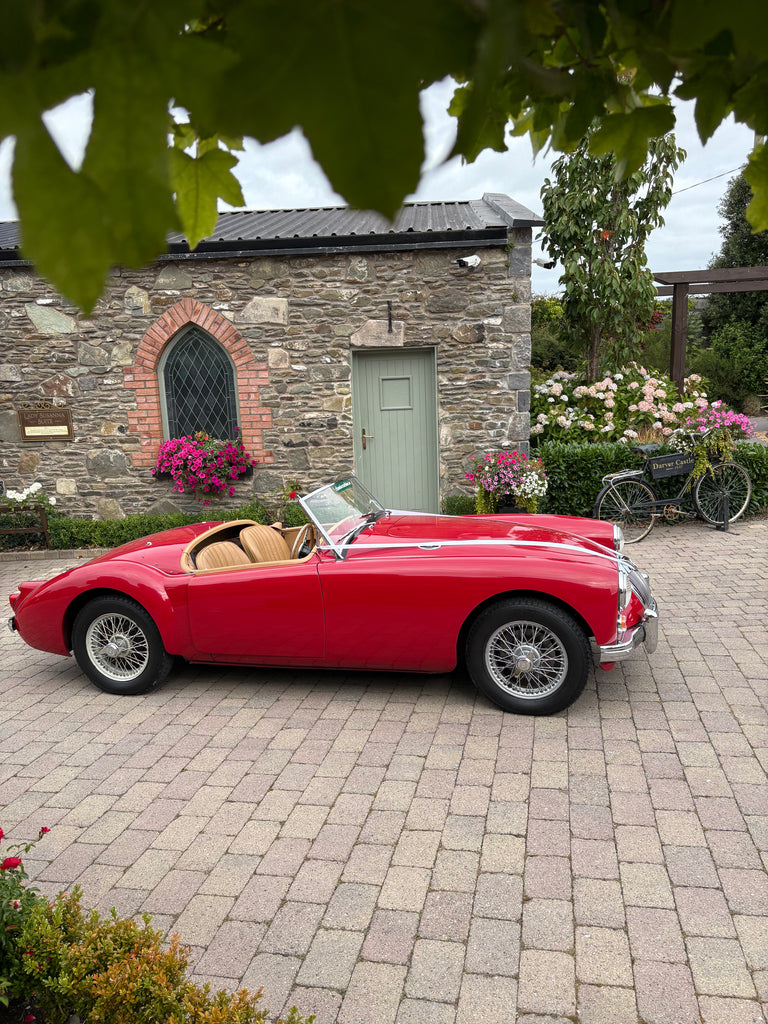 MGA Roadster - RED