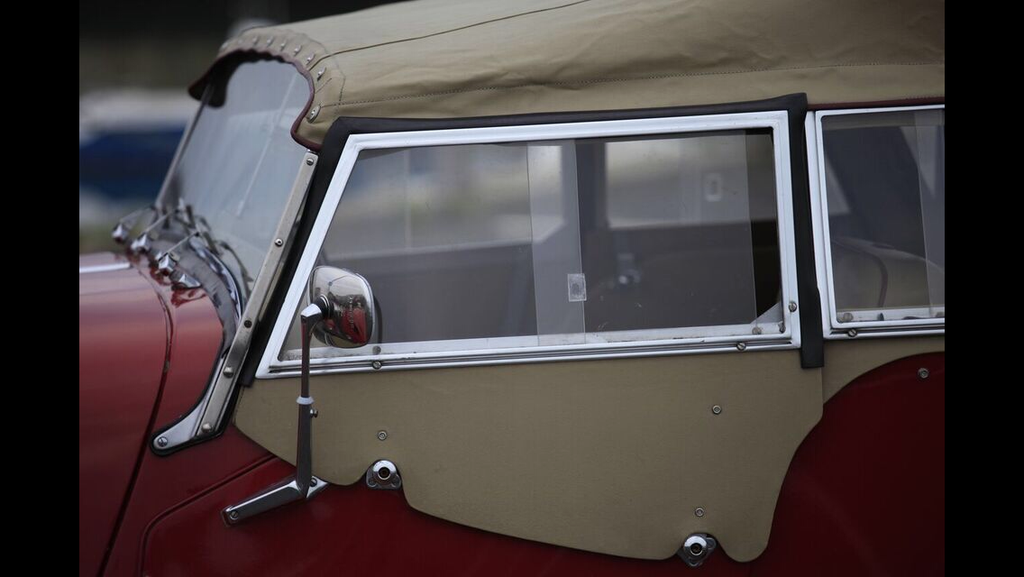 Morgan Plus 4 (Red) 4-Seater