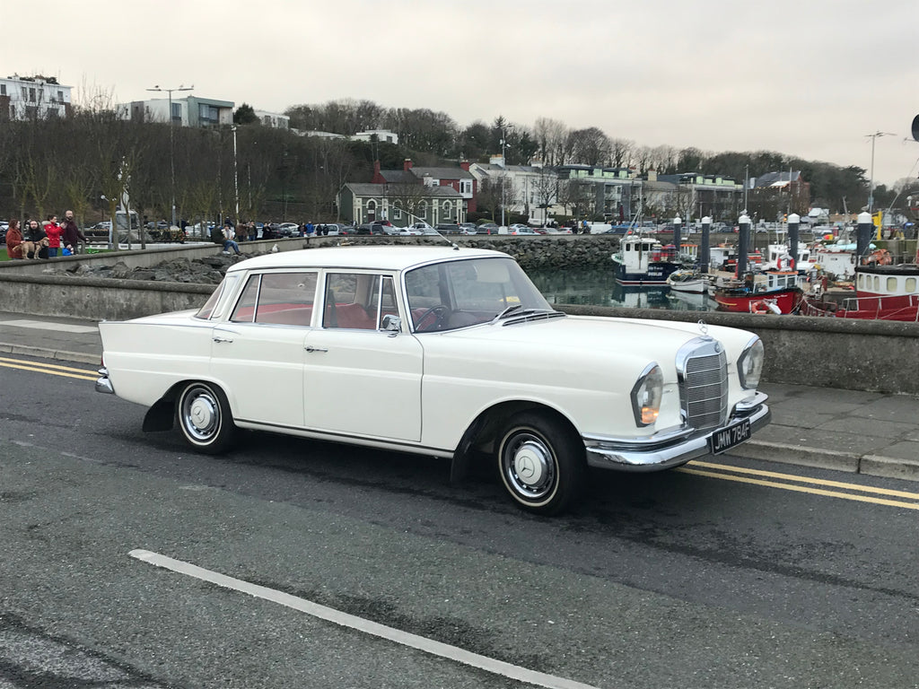Mercedes 230S Fintail
