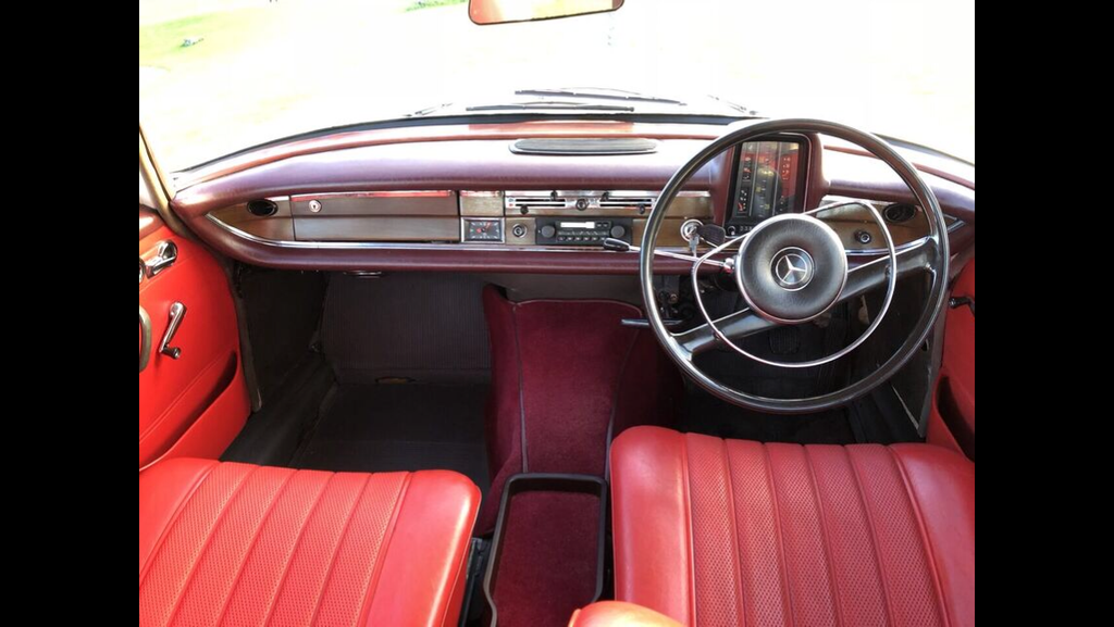 Mercedes 230S Fintail