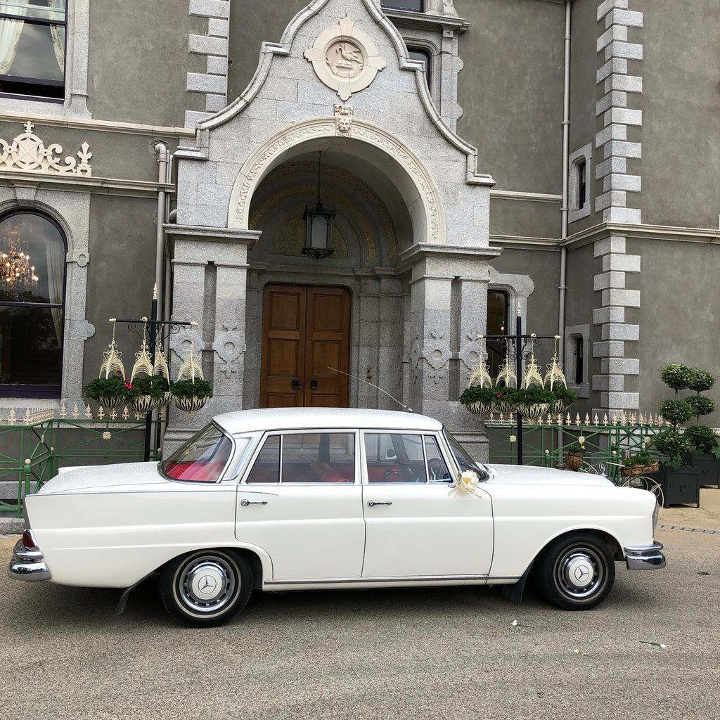 Mercedes 230S Fintail